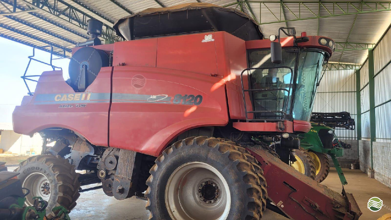 COLHEITADEIRA CASE CASE 8120 Sólida Máquinas Agrícolas ERECHIM RIO GRANDE DO SUL RS